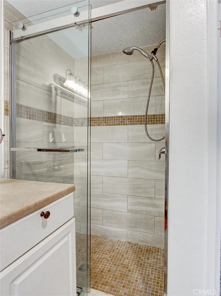 1881 Mitchell Avenue 63, Tustin, California 92780 home-pic-20