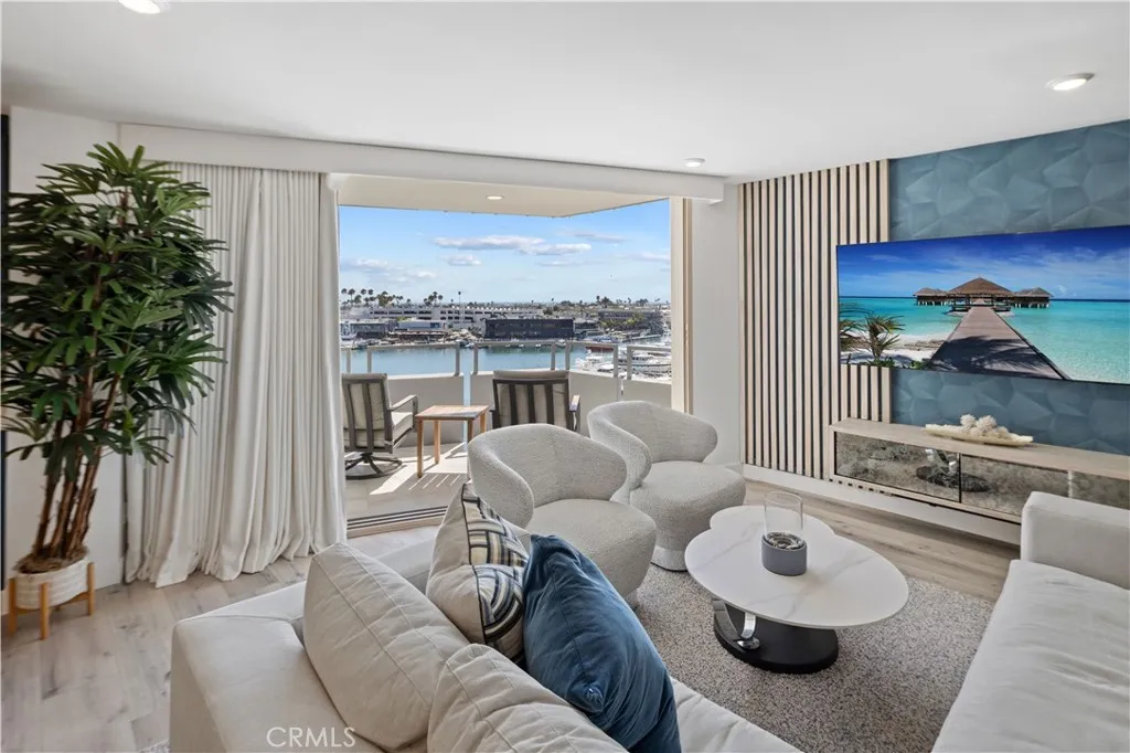 3121 W Coast 5d, Newport Beach, California 92663 home-pic-1