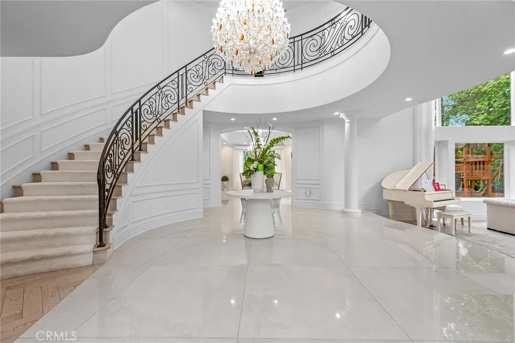 gallery-image 4