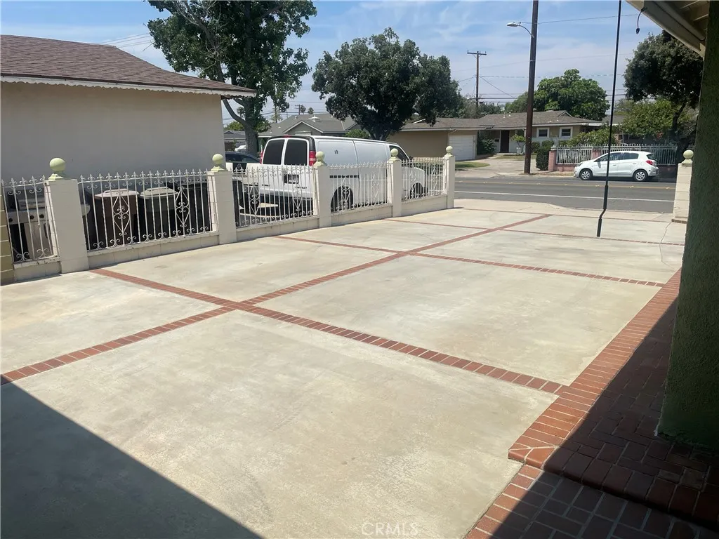 1316 E Romneya Drive, Anaheim, California 92805 home-pic-2