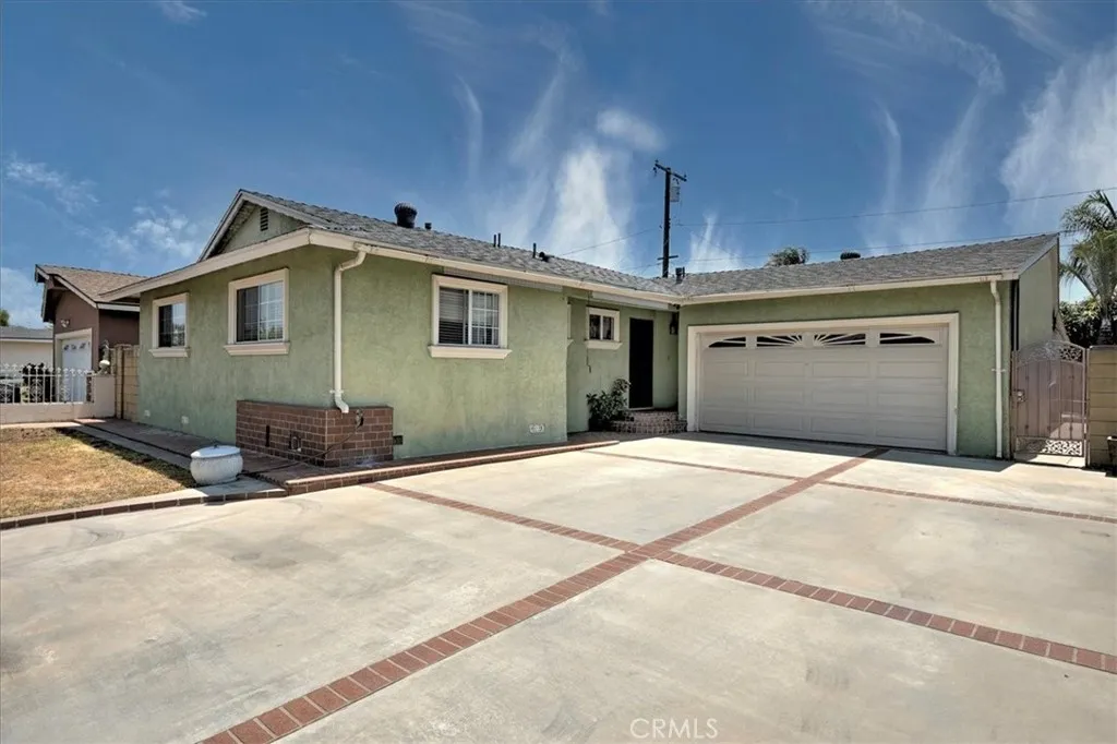 1316 E Romneya Drive, Anaheim, California 92805 home-pic-1