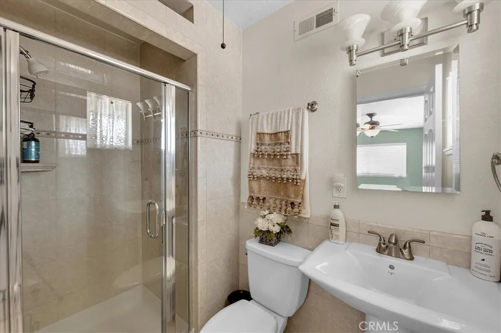 1316 E Romneya Drive, Anaheim, California 92805 home-pic-16