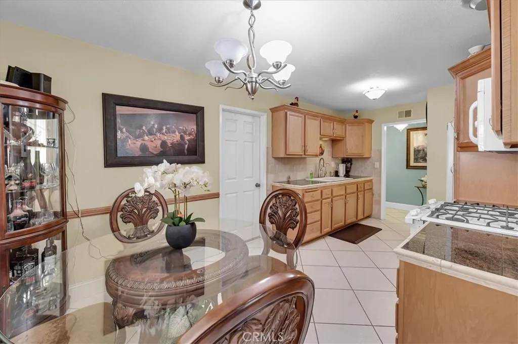 1316 E Romneya Drive, Anaheim, California 92805 home-pic-10