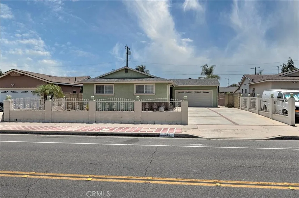 1316 E Romneya Drive, Anaheim, California 92805 home-pic-0