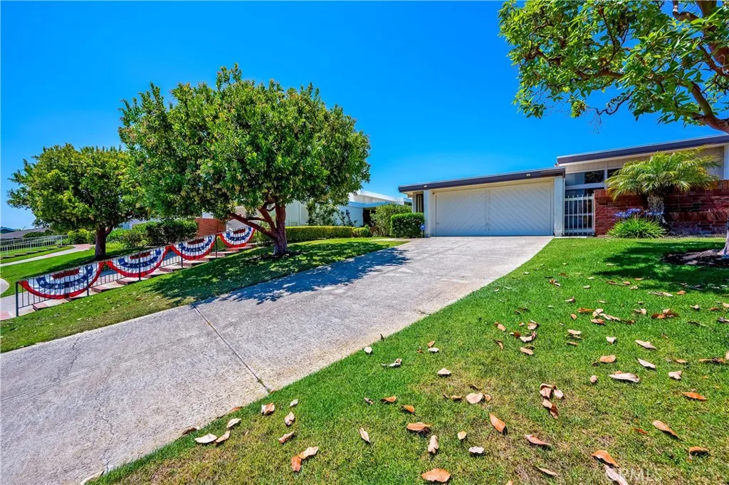 21 Beachcomber Drive, Corona Del Mar, California 92625 home-pic-69