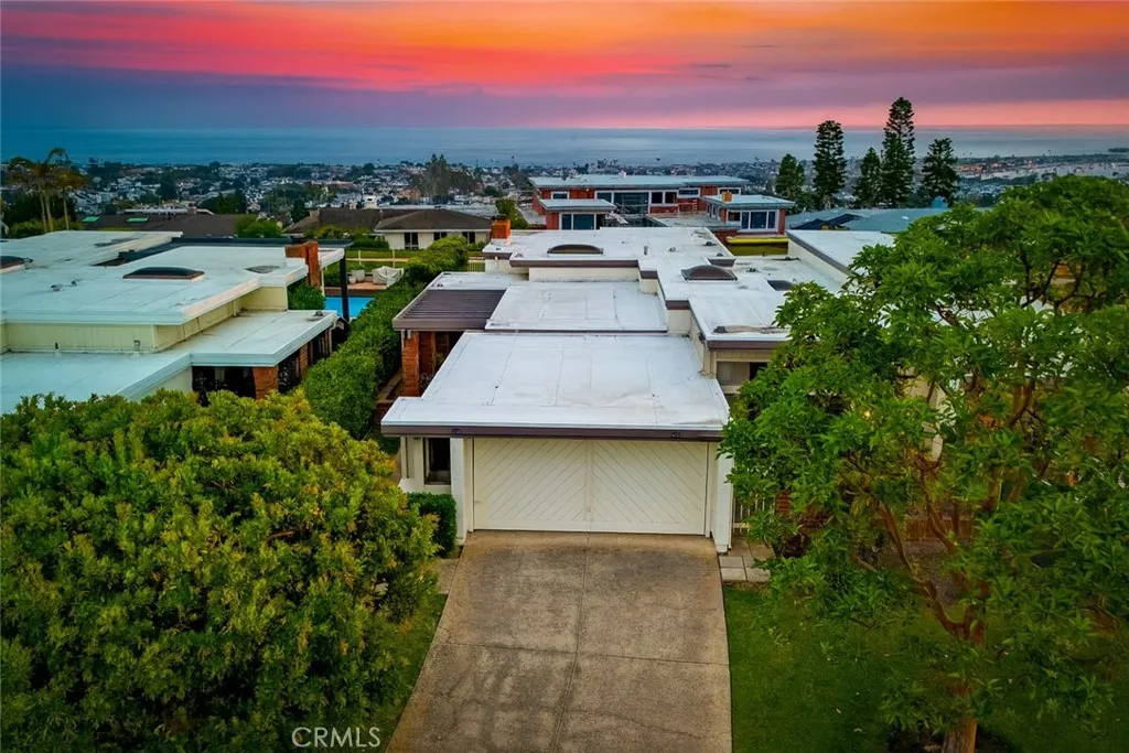 21 Beachcomber Drive, Corona Del Mar, California 92625, 3 Bedrooms Bedrooms, ,2 BathroomsBathrooms,Residential,For Sale,Beachcomber,PW25157701