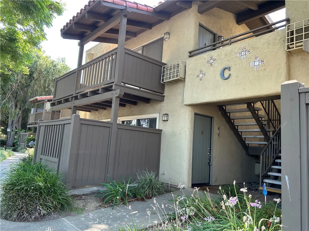 1345 Cabrillo Park #c5 Drive Q09, Santa Ana, California 92701, 1 Bedroom Bedrooms, ,1 BathroomBathrooms,Residential Lease,For Rent,Cabrillo Park #C5,OC25158225