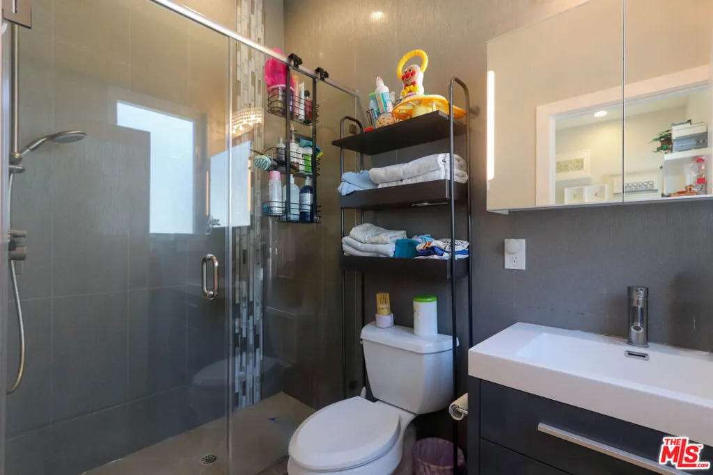 1670 Asbury Drive, Pasadena, California 91104 home-pic-9