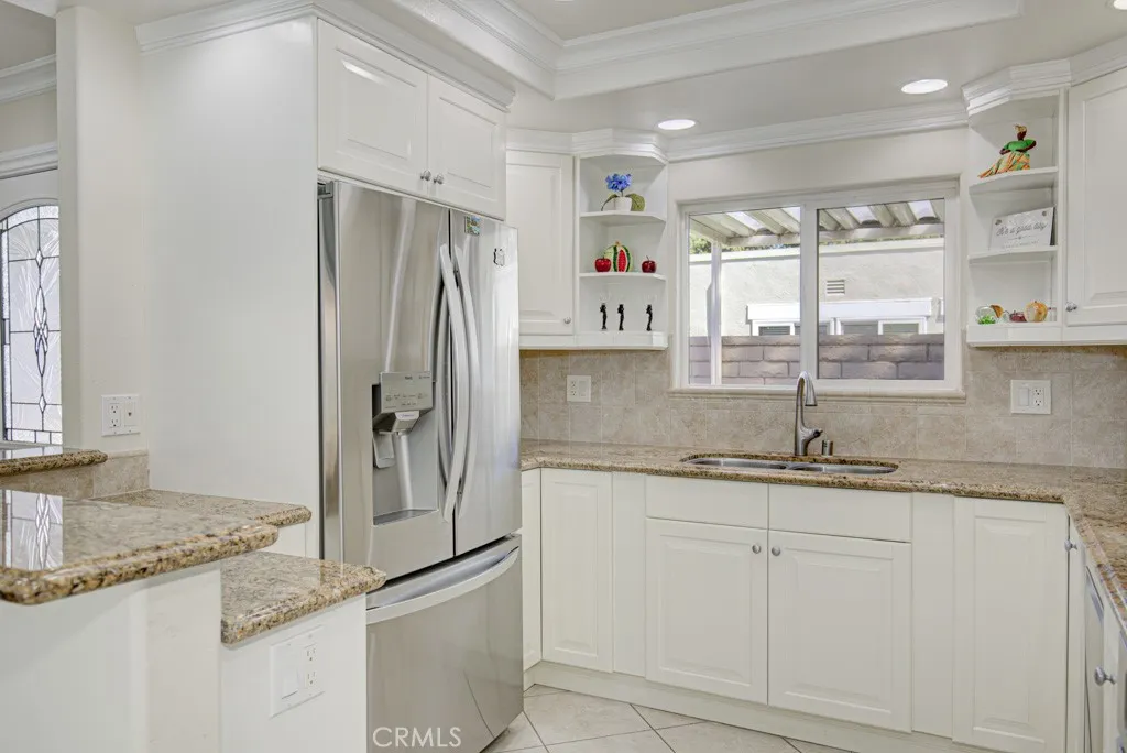 2372 Via Mariposa W B, Laguna Woods, California 92637 home-pic-10