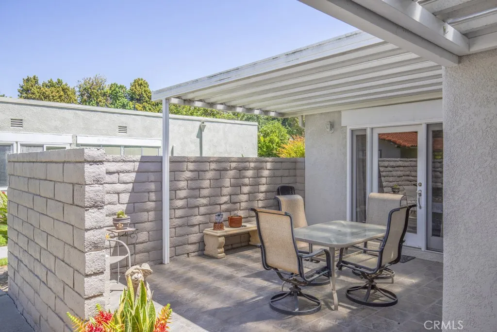 2372 Via Mariposa W B, Laguna Woods, California 92637 home-pic-1