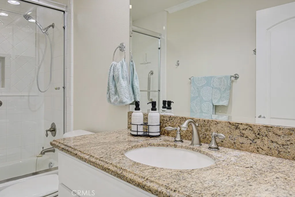 2372 Via Mariposa W B, Laguna Woods, California 92637 home-pic-23