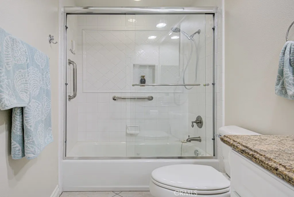 2372 Via Mariposa W B, Laguna Woods, California 92637 home-pic-24