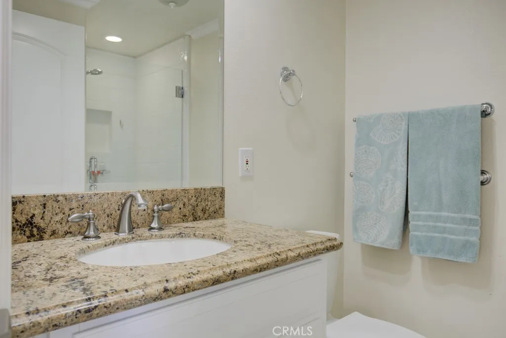 2372 Via Mariposa W B, Laguna Woods, California 92637 home-pic-18