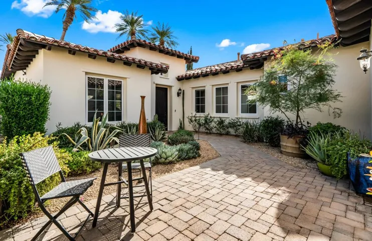 04-56738 Palms Drive-7