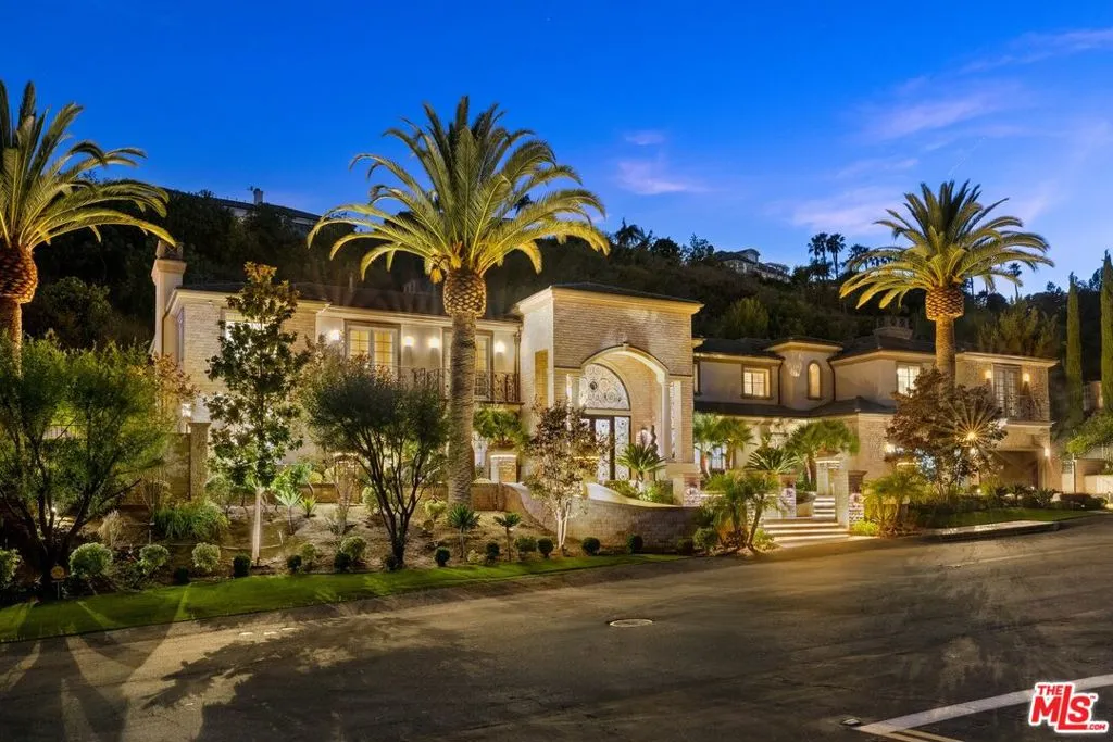 2855 Oak Knoll Drive, Diamond Bar, California 91765, 6 Bedrooms Bedrooms, ,8 BathroomsBathrooms,Residential,For Sale,Oak Knoll,25564387