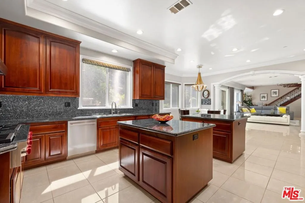 2855 Oak Knoll Drive, Diamond Bar, California 91765 home-pic-13