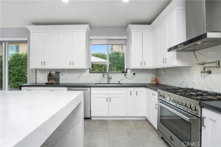 23148 W Saratoga Way, West Hills, California 91307