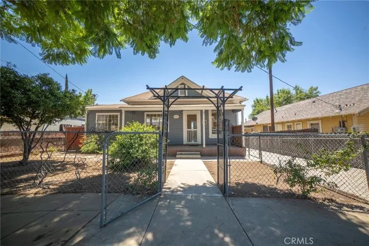 27471 Main Street, Highland, California 92346