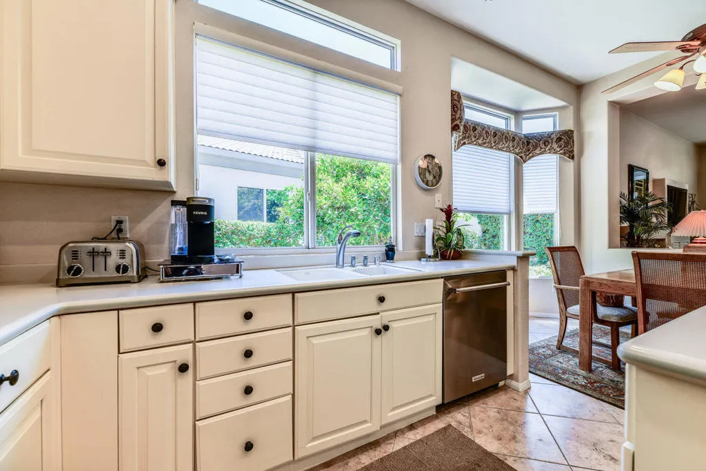 43784 Royal Saint George Drive, Indio, California 92201 home-pic-11