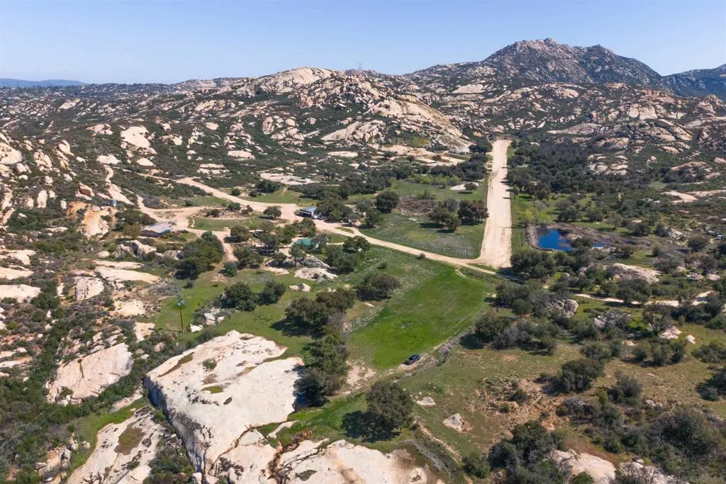 19191 High Glen Rd, Alpine, California 91901 home-pic-15