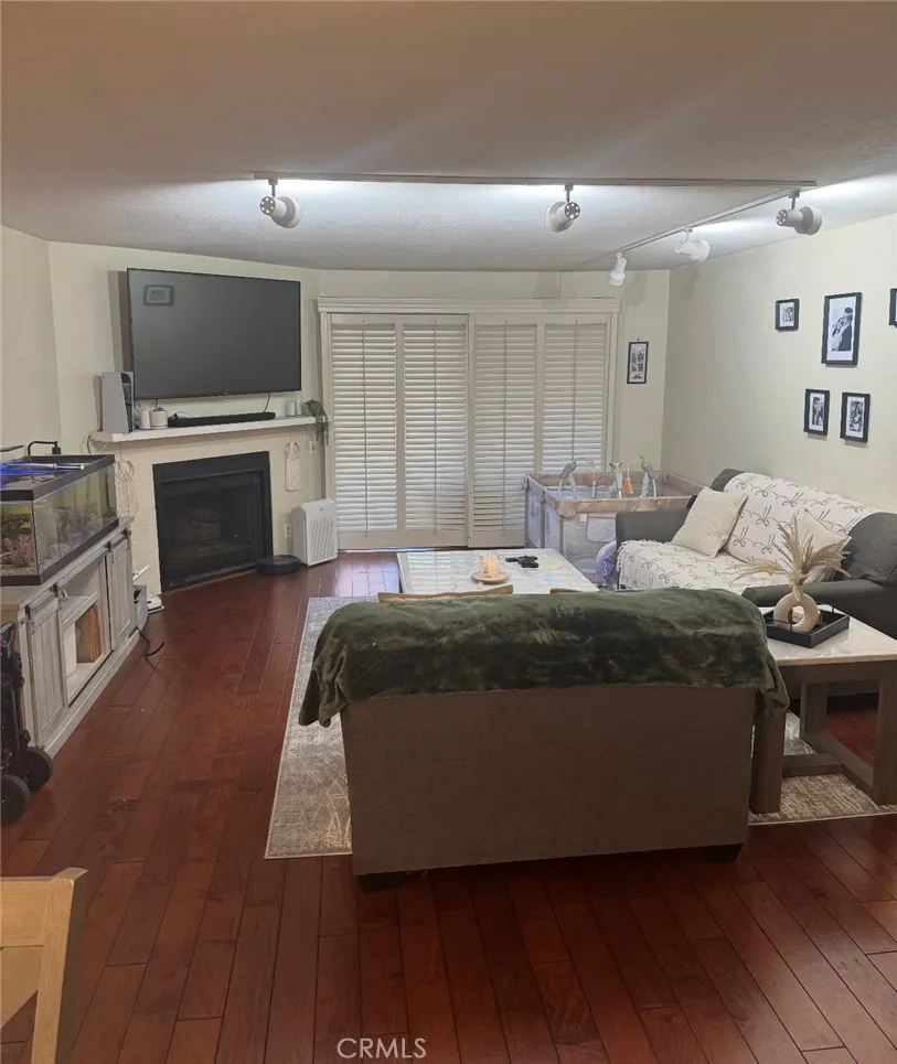 246 E Fern Avenue 210, Redlands, California 92373 home-pic-3