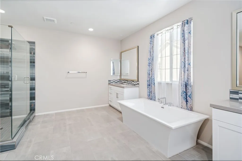 2050 Helconia Court, Palmdale, California 93551 home-pic-39