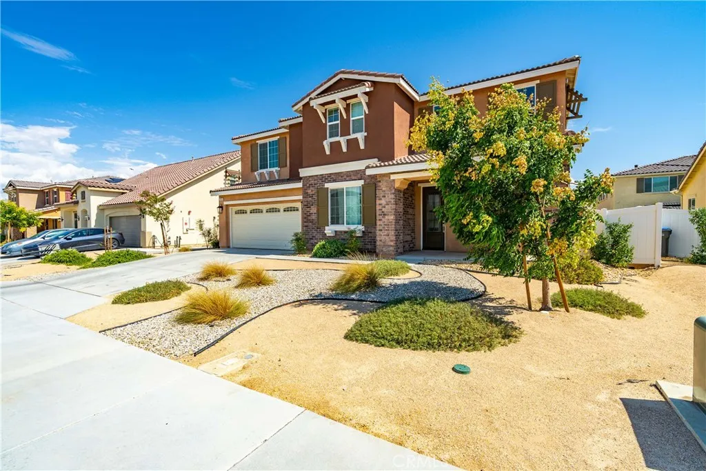 2050 Helconia Court, Palmdale, California 93551 home-pic-3