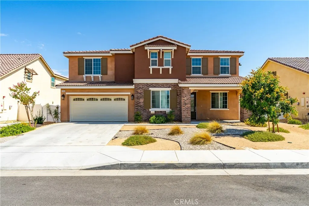 2050 Helconia Court, Palmdale, California 93551 home-pic-2