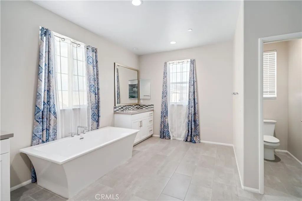 2050 Helconia Court, Palmdale, California 93551 home-pic-41