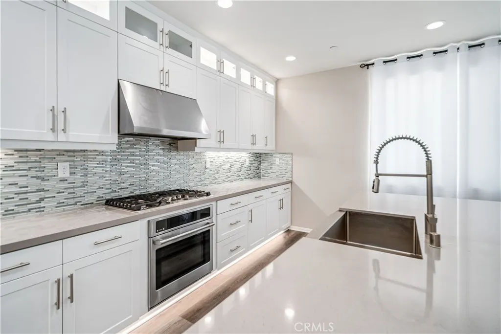 2050 Helconia Court, Palmdale, California 93551 home-pic-21