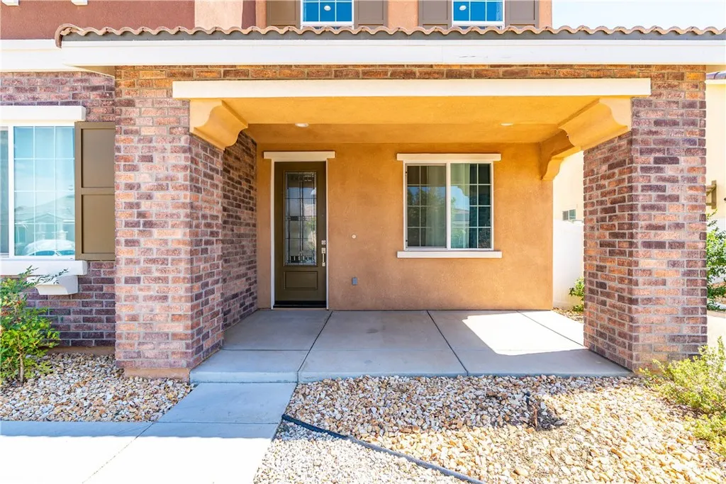 2050 Helconia Court, Palmdale, California 93551 home-pic-5