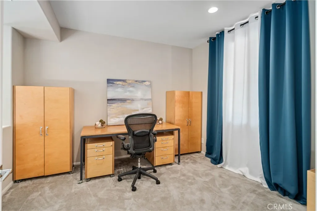 2050 Helconia Court, Palmdale, California 93551 home-pic-25
