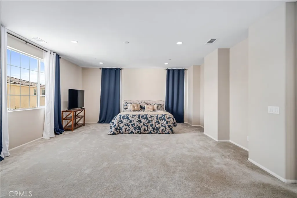 2050 Helconia Court, Palmdale, California 93551 home-pic-36