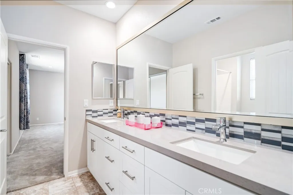 2050 Helconia Court, Palmdale, California 93551 home-pic-45
