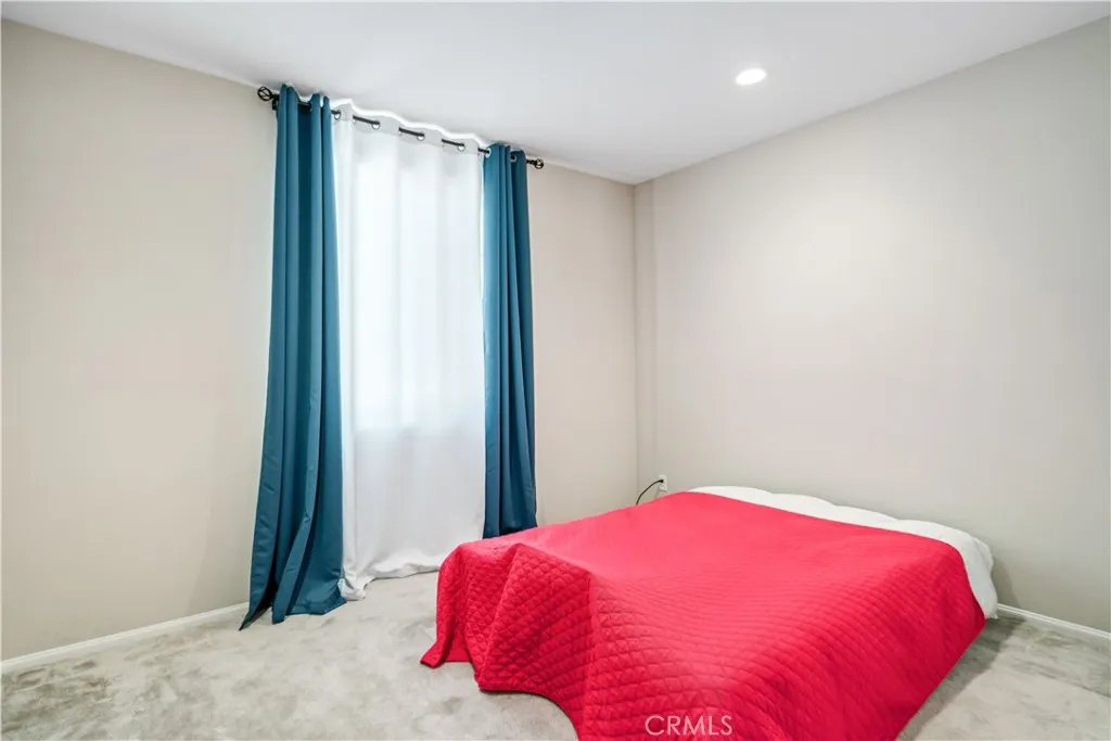 2050 Helconia Court, Palmdale, California 93551 home-pic-28