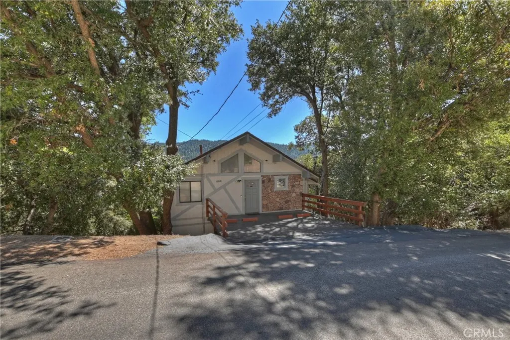 688 Arth Drive, Crestline, California 92325 home-pic-1