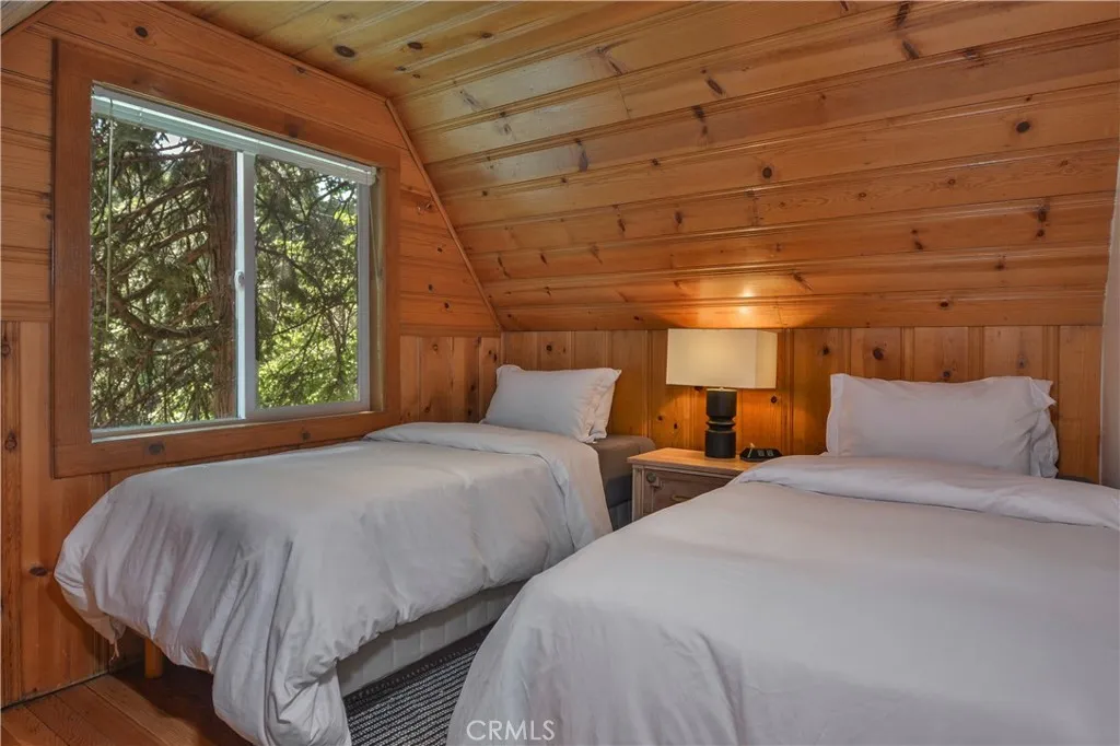 761 Arrowhead Villa Road, Lake Arrowhead, California 92352 home-pic-17