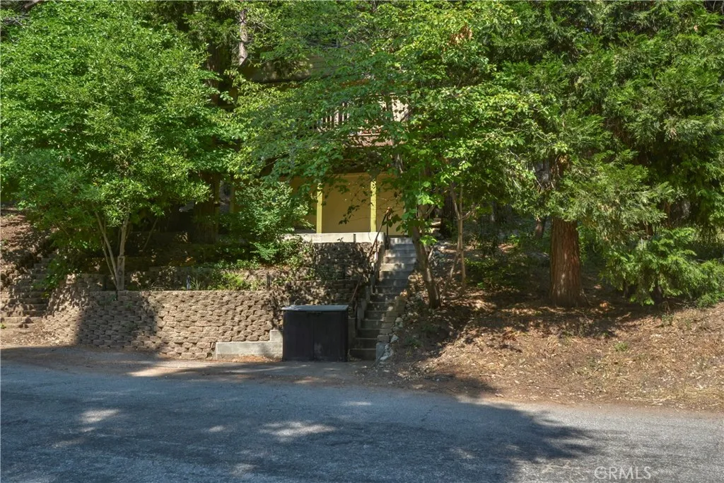 761 Arrowhead Villa Road, Lake Arrowhead, California 92352 home-pic-0