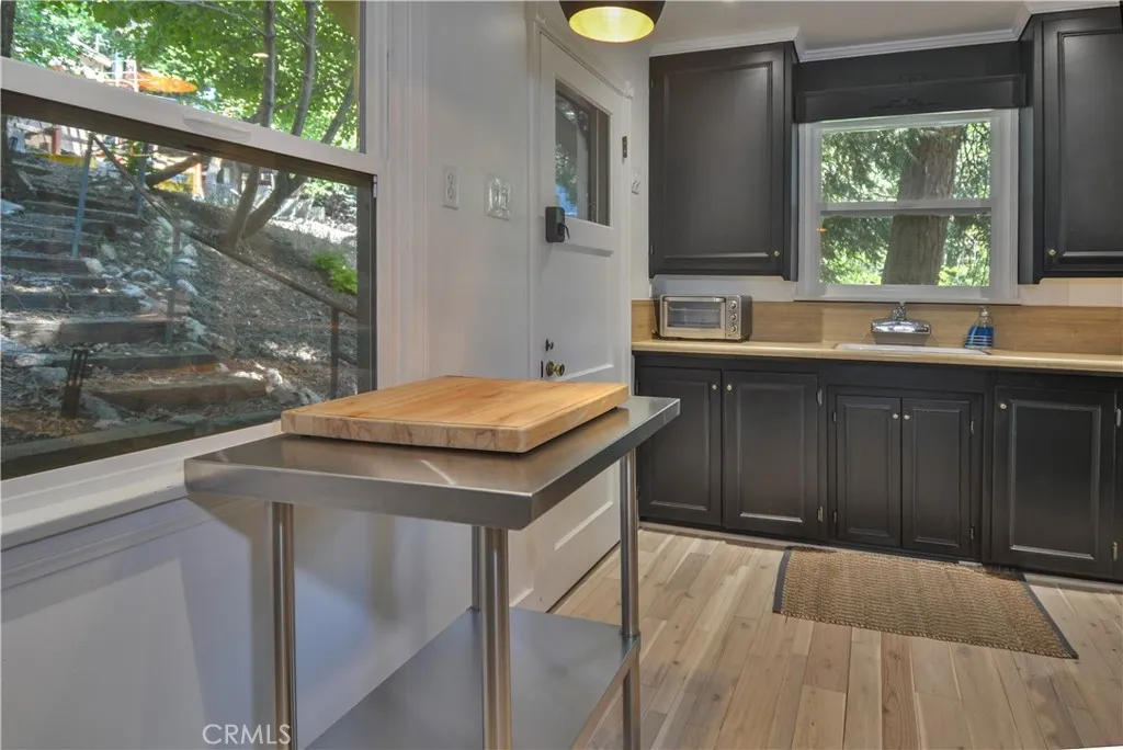 761 Arrowhead Villa Road, Lake Arrowhead, California 92352 home-pic-10