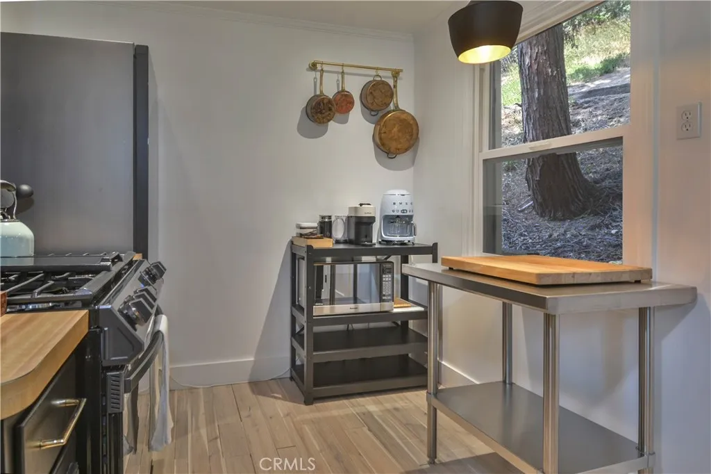 761 Arrowhead Villa Road, Lake Arrowhead, California 92352 home-pic-9