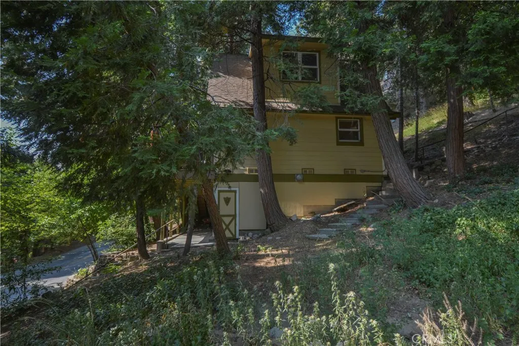 761 Arrowhead Villa Road, Lake Arrowhead, California 92352 home-pic-26