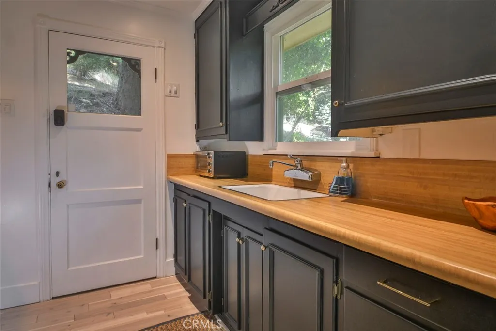 761 Arrowhead Villa Road, Lake Arrowhead, California 92352 home-pic-8