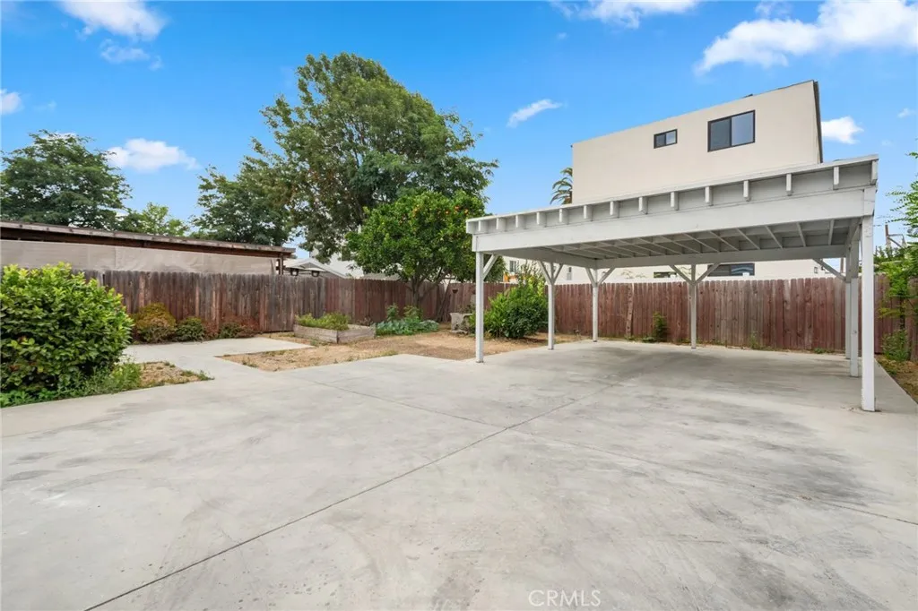 1598 W 36th Place, Los Angeles, California 90018 home-pic-25
