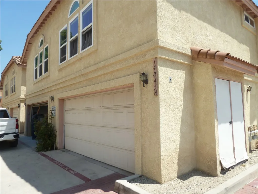 14045 1/2 Anderson Street, Paramount, California 90723, 3 Bedrooms Bedrooms, ,3 BathroomsBathrooms,Residential,For Sale,Anderson,DW25174187