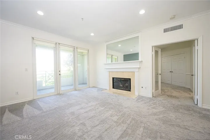 2243 Martin 209, Irvine, California 92612