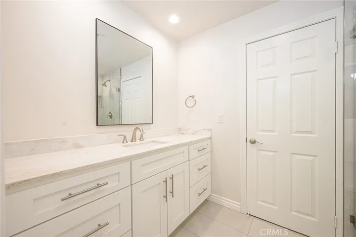 2243 Martin 209, Irvine, California 92612