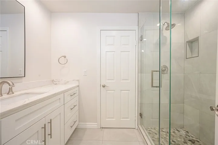 2243 Martin 209, Irvine, California 92612