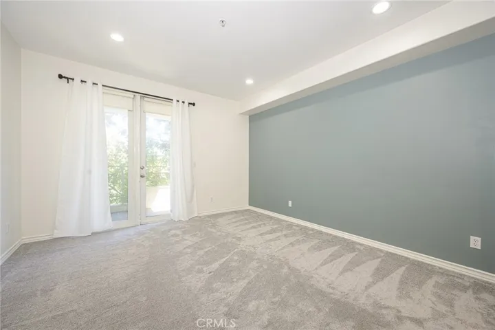 2243 Martin 209, Irvine, California 92612