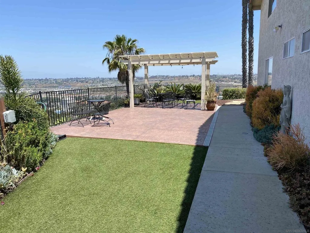 4794 Arizona Street 104, San Diego, California 92116 home-pic-22
