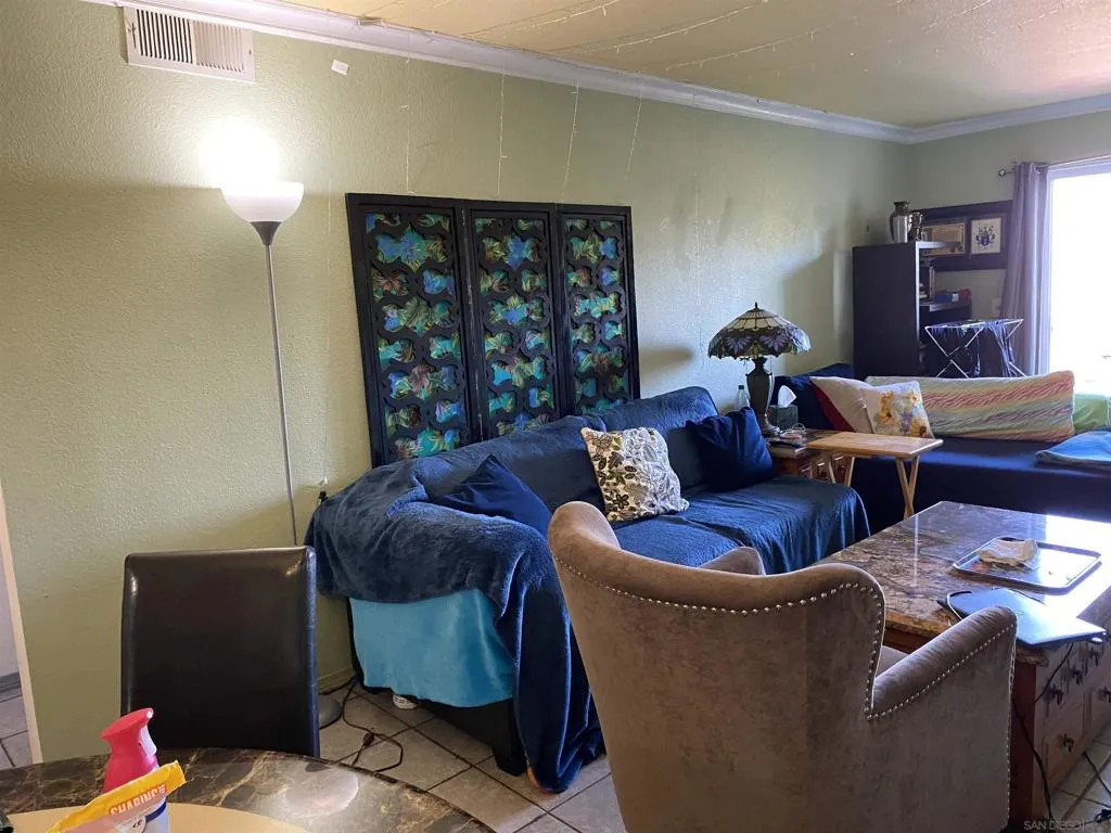 4794 Arizona Street 104, San Diego, California 92116 home-pic-18